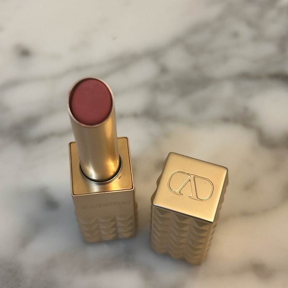 Valentino Spike matte lipstick shade 105A